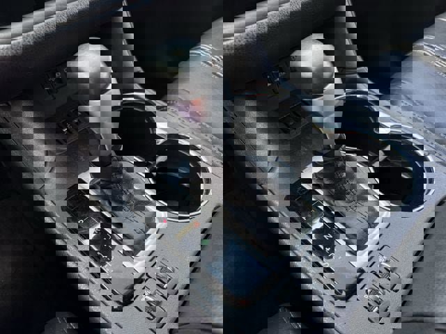 Used 2017 Toyota Highlander SE w/ Carpet Mat Package AWD/4WD image 19