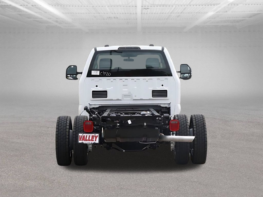 New 2025 Ford F550 4x4 Regular Cab Super Duty image 9