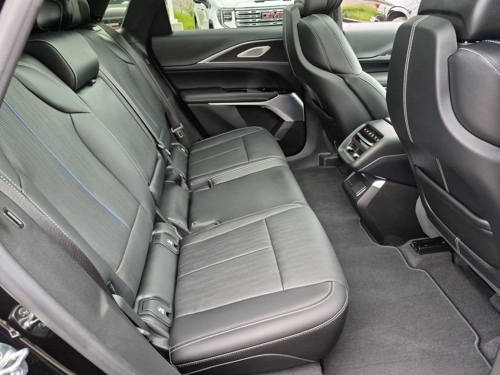 Used 2026 Cadillac Lyriq V AWD/4WD image 20