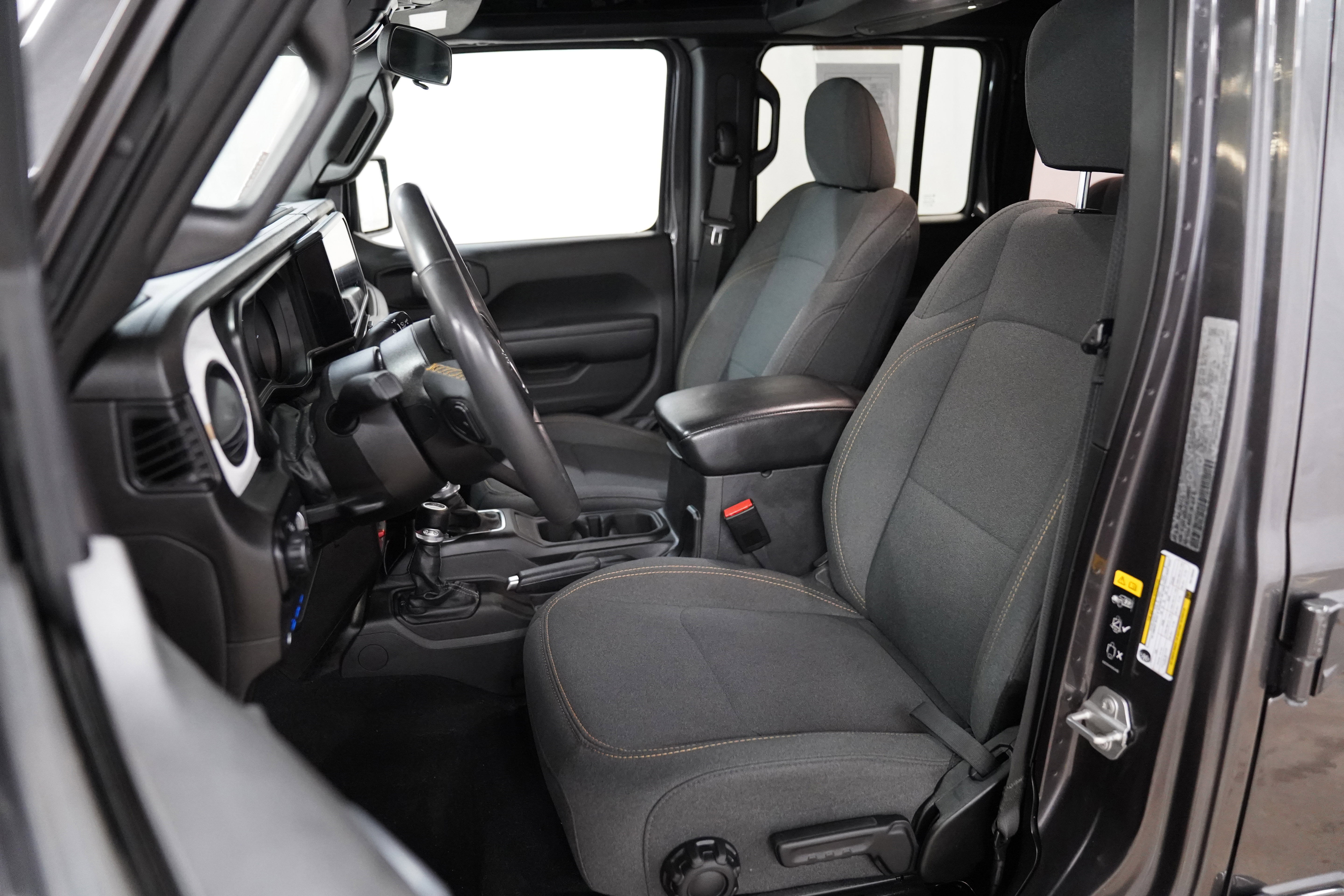 Used 2024 Jeep Wrangler Unlimited AWD/4WD image 4
