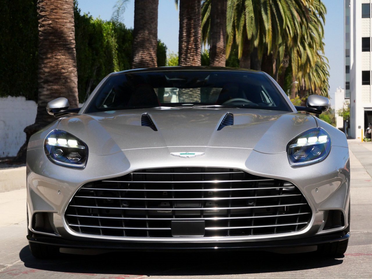 New 2025 Aston Martin Vanquish image 7