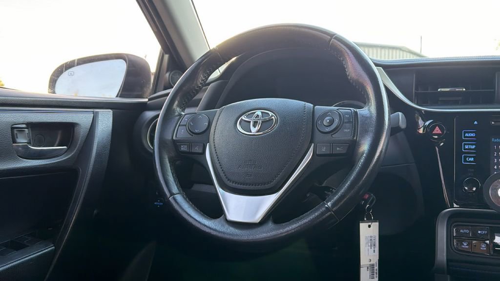 Used 2017 Toyota Corolla SE image 37