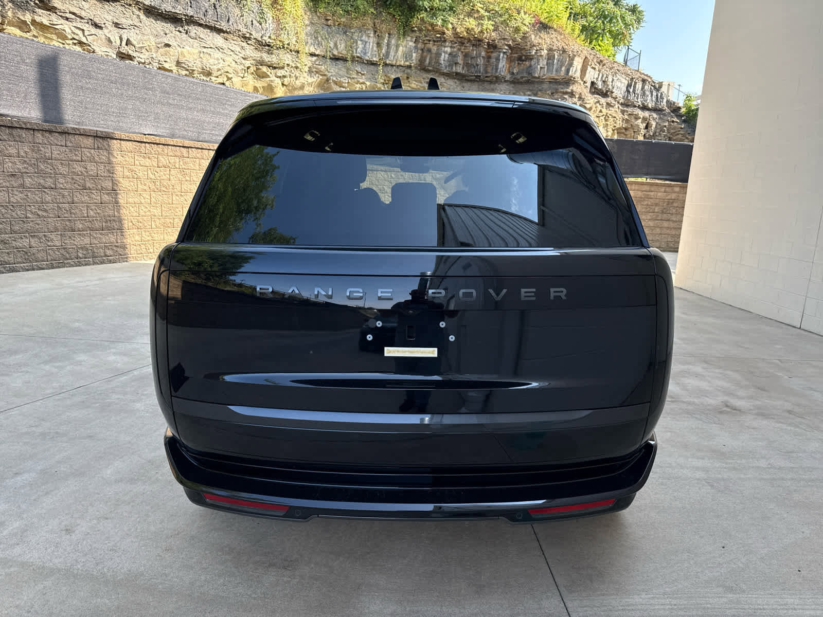 New 2025 Land Rover Range Rover SE image 4