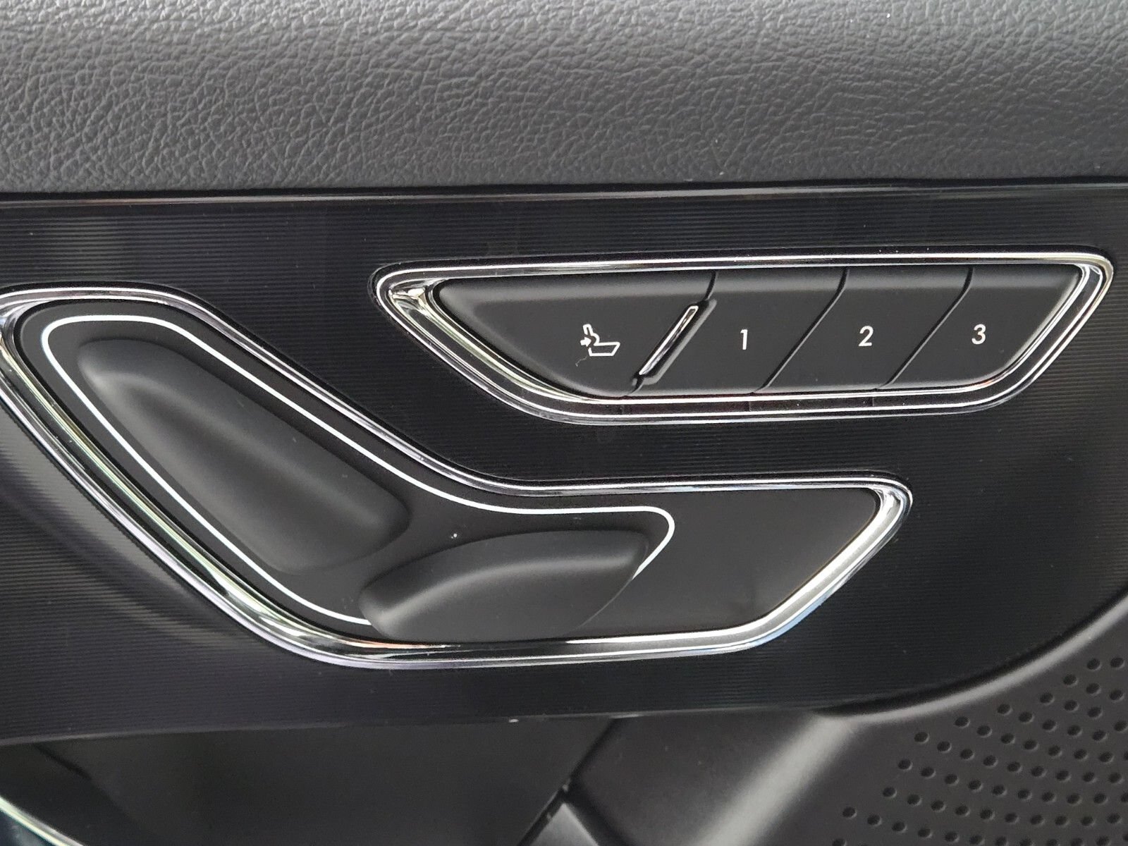 New 2026 Lincoln Corsair Reserve w/ Jet Appearance Package FWD image 21