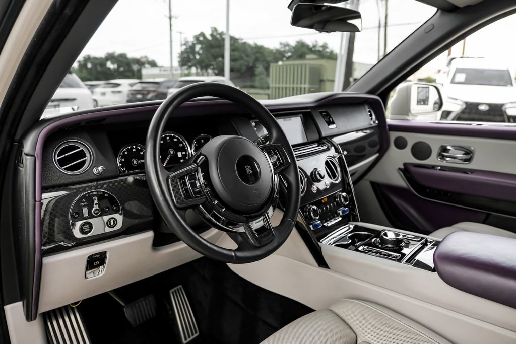 Used 2022 Rolls-Royce Cullinan Black Badge image 7