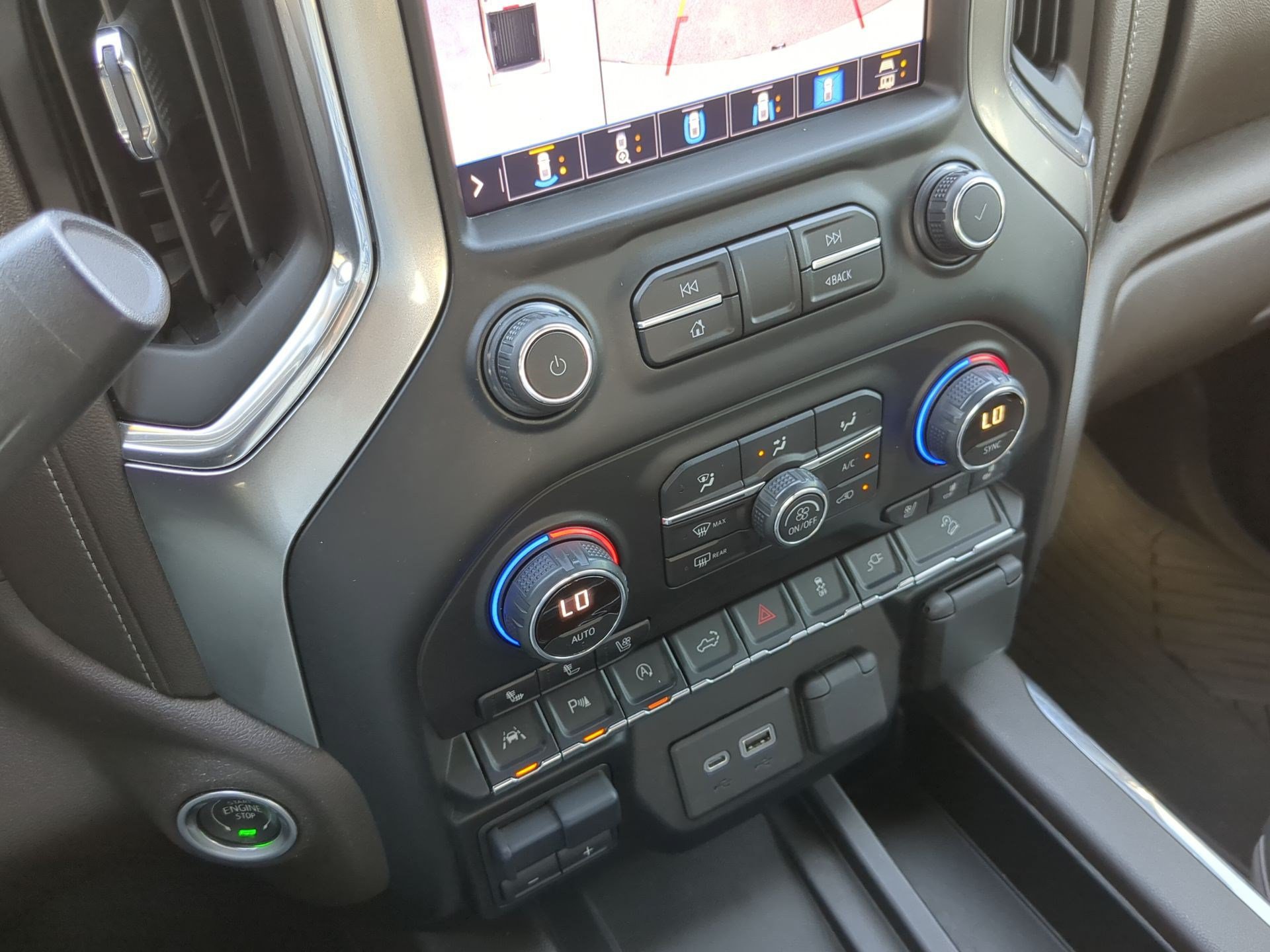 Used 2020 Chevrolet Silverado 1500 LTZ AWD/4WD image 18