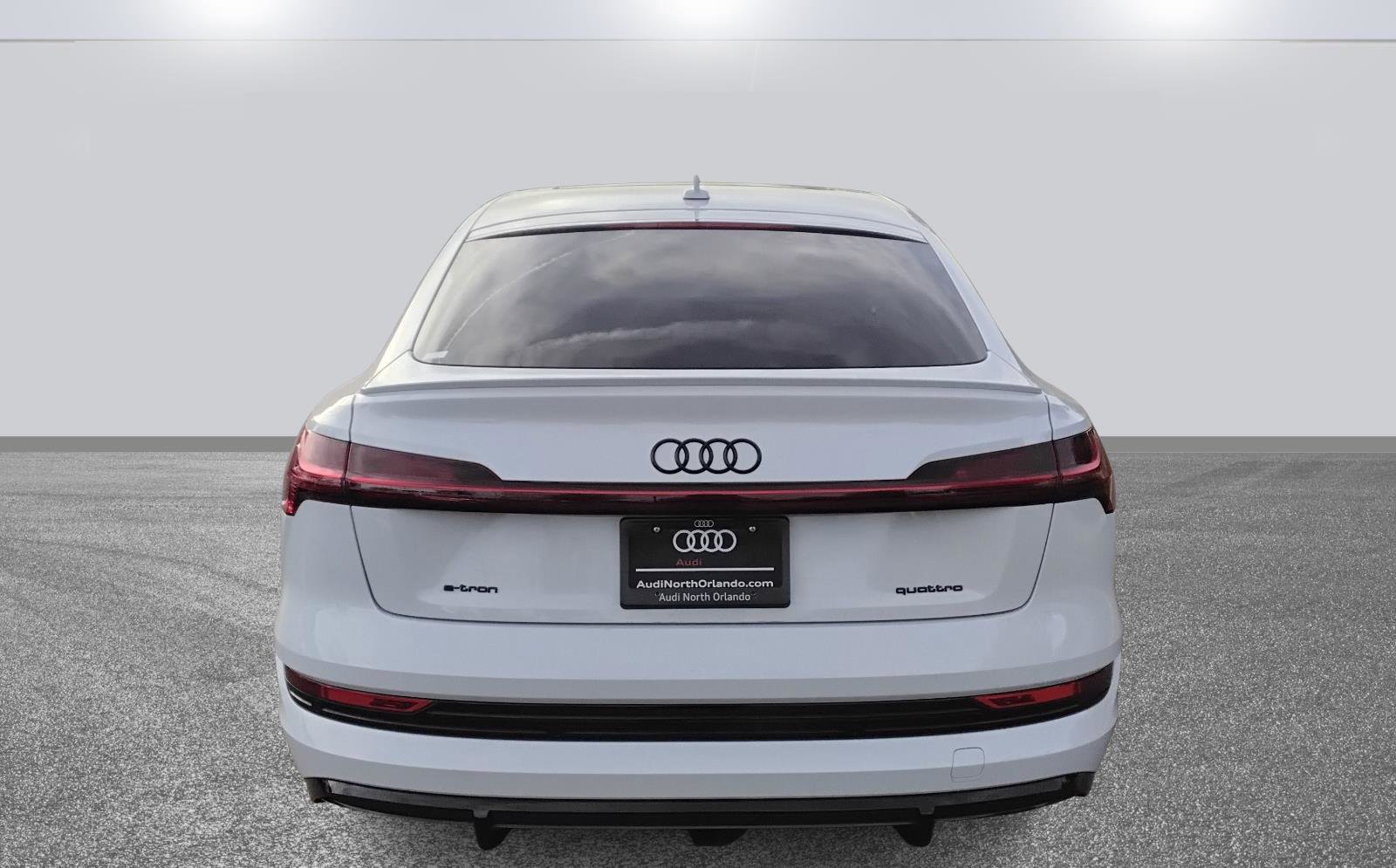 Used 2023 Audi e-tron Prestige w/ Prestige Package image 5