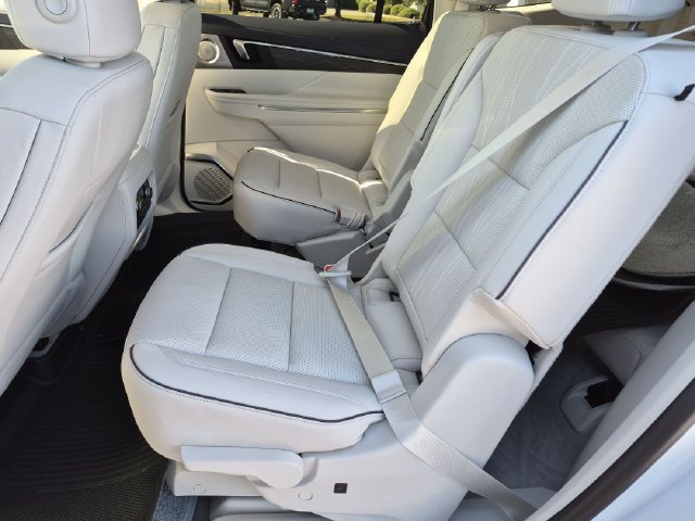 New 2027 Buick Enclave Avenir w/ LPO, Floor Liner Package FWD image 30
