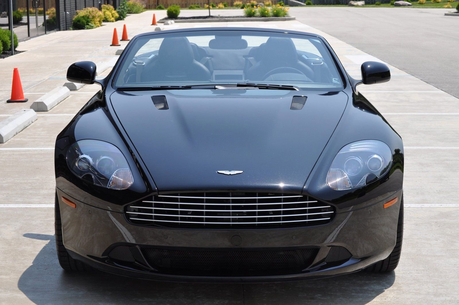 Used 2012 Aston Martin DB9 Volante image 3