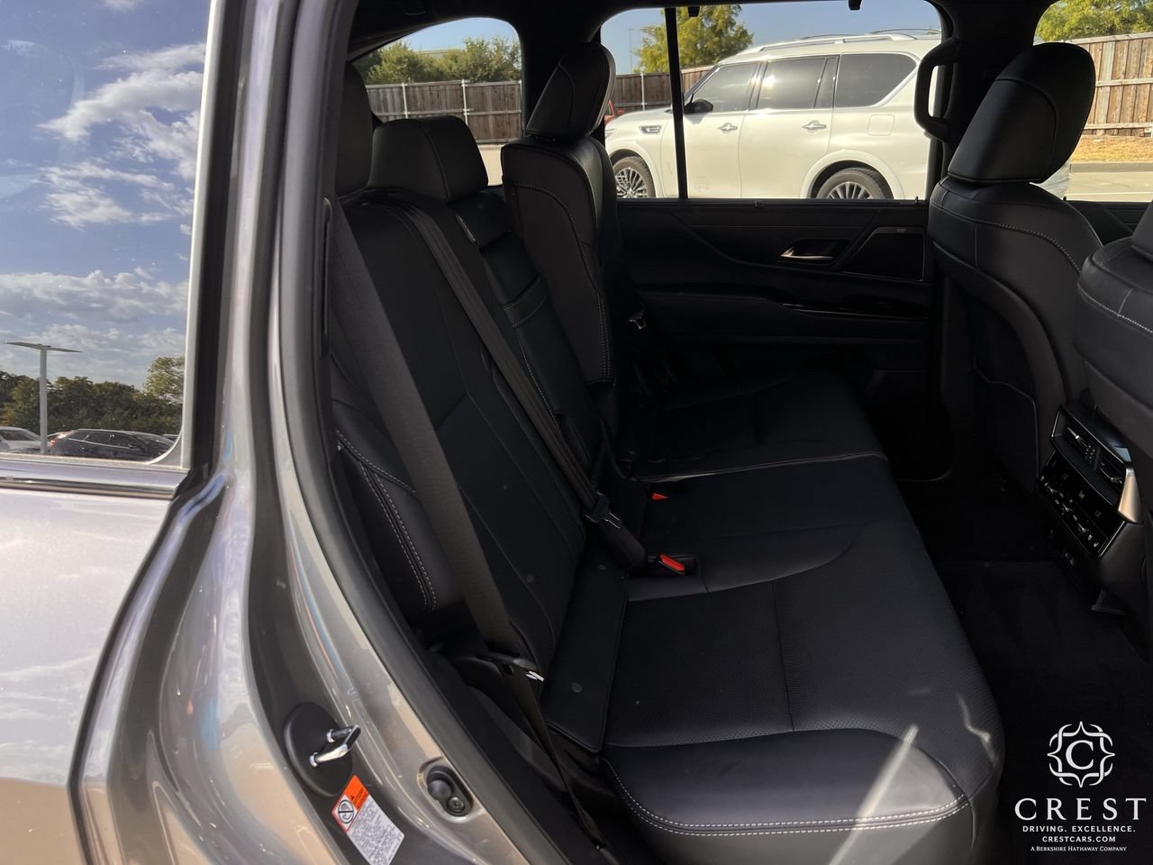 Used 2026 Lexus LX 600 4WD w/ Appearance Package image 29