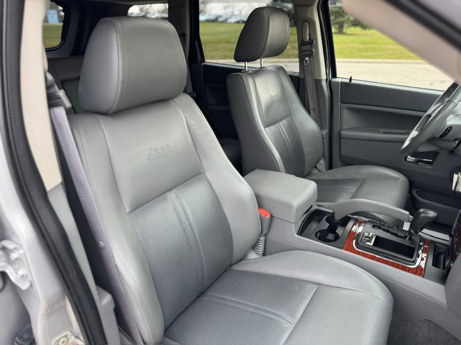 Used 2005 Jeep Grand Cherokee Limited AWD/4WD image 39