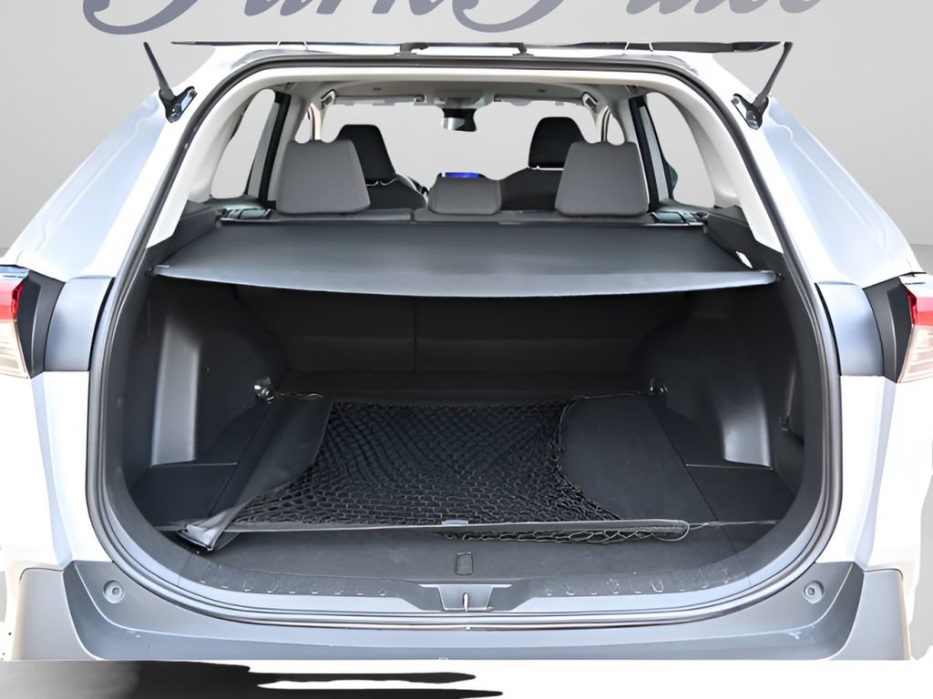 Used 2025 Toyota RAV4 XLE FWD image 29