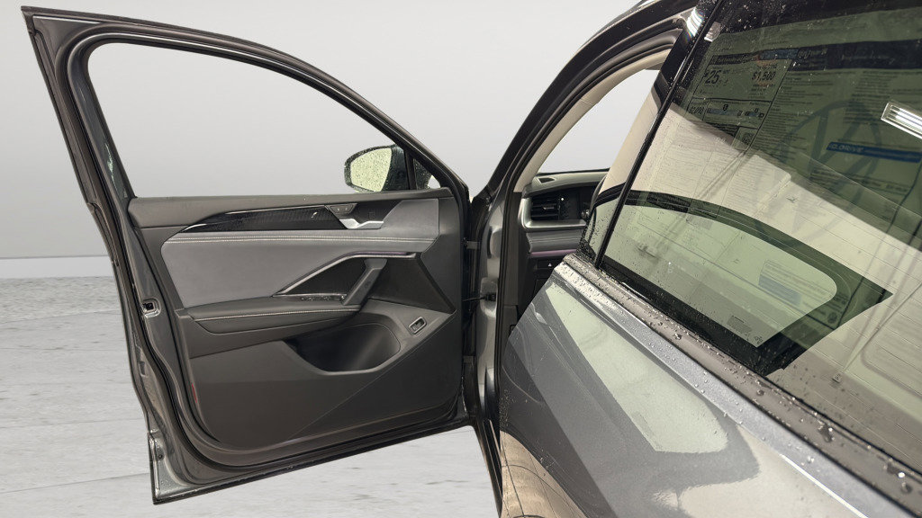 New 2026 Volkswagen Tiguan SE AWD/4WD image 14
