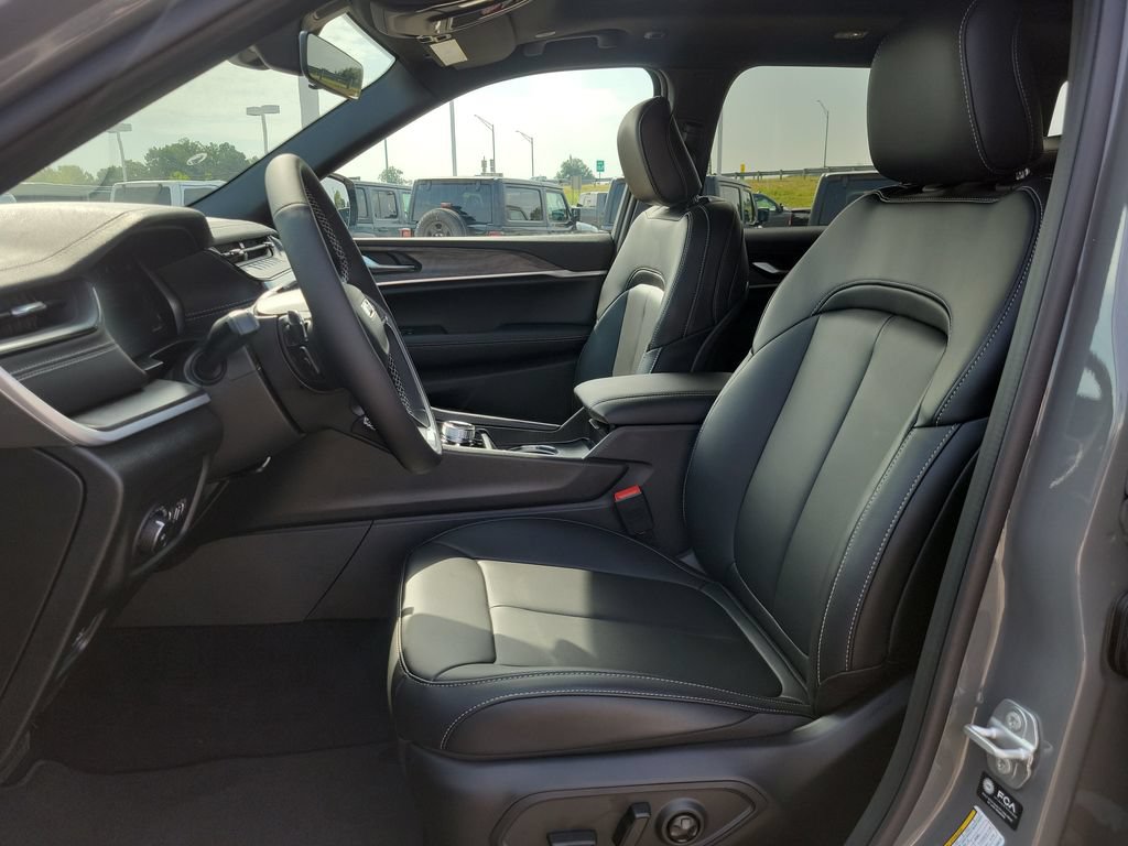 New 2027 Jeep Grand Cherokee Limited AWD/4WD image 11