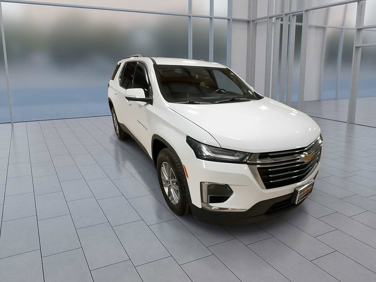 Used 2023 Chevrolet Traverse LT FWD image 2