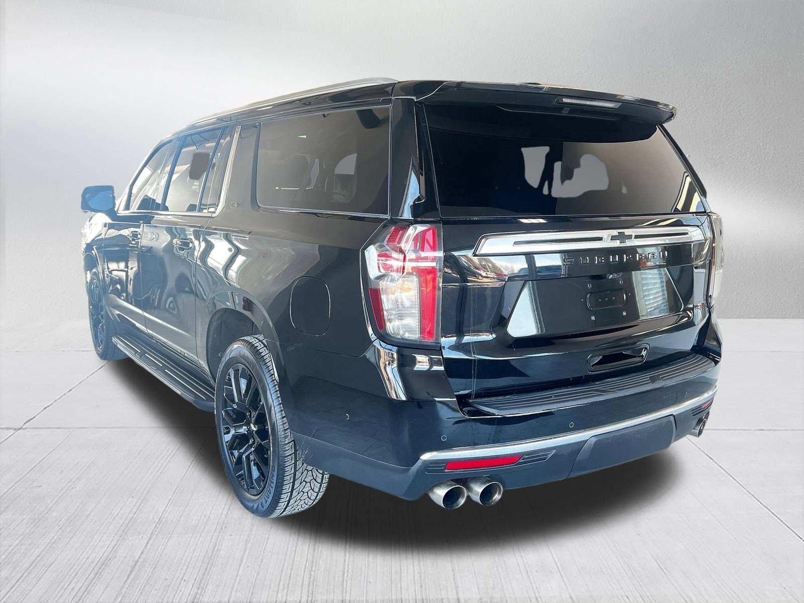 Used 2023 Chevrolet Suburban High Country w/ Advanced Technology Package AWD/4WD image 8