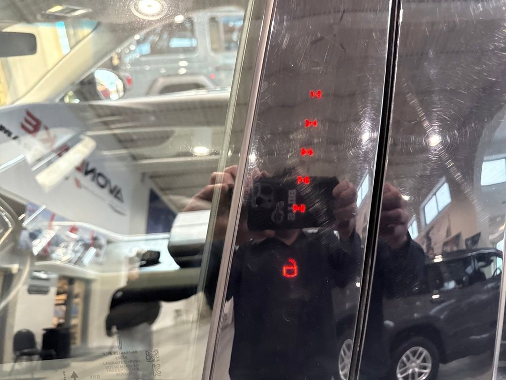 Used 2024 Lincoln Nautilus Reserve image 32