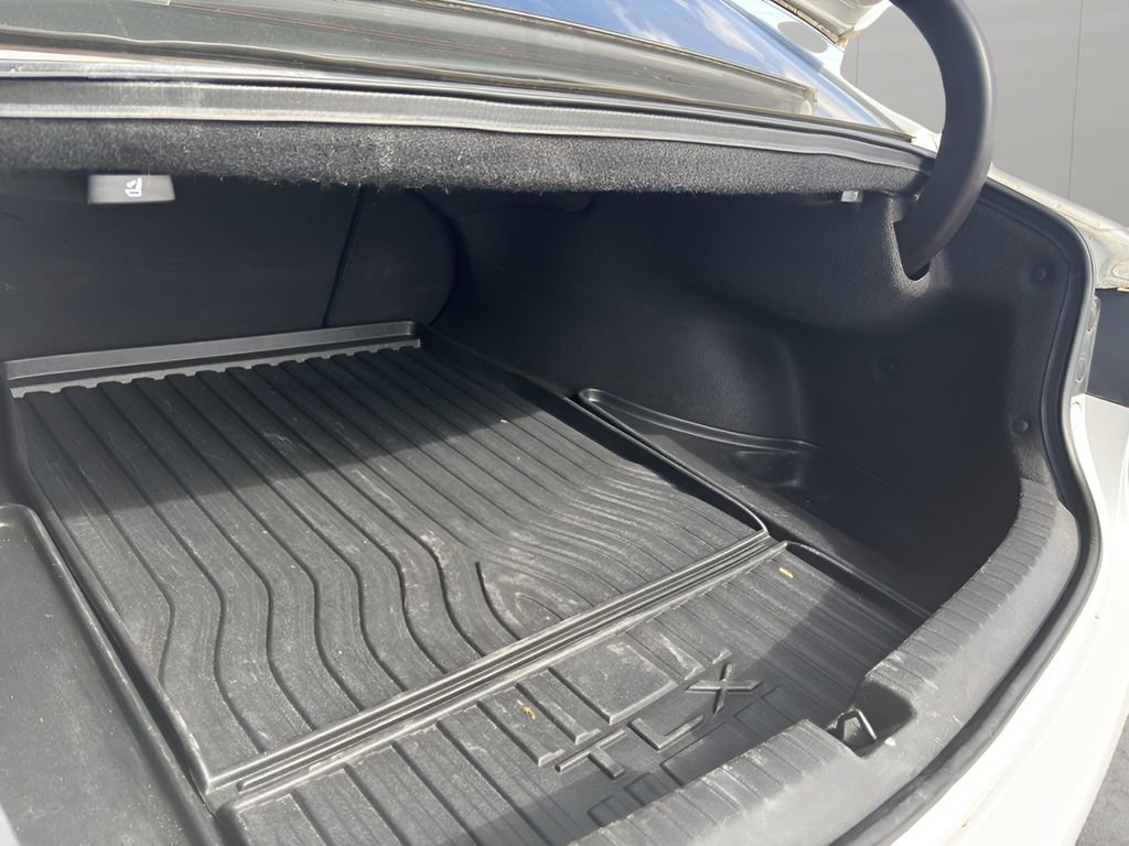 Used 2018 Acura TLX V6 w/ Technology Package image 9