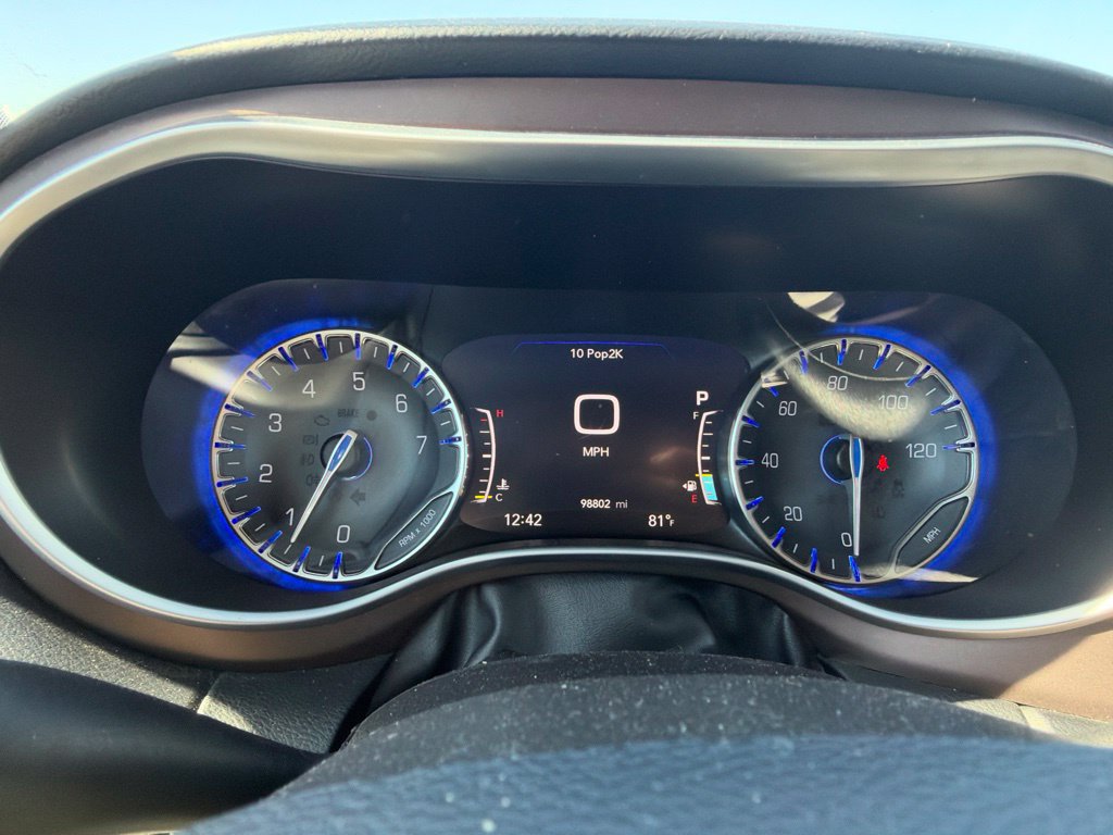 Used 2017 Chrysler Pacifica Touring-L Plus FWD image 12