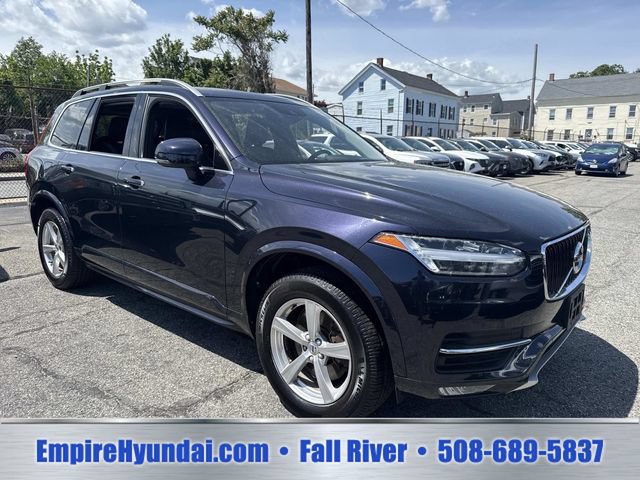 Used 2019 Volvo XC90 T5 Momentum w/ Multimedia Package AWD/4WD image 2
