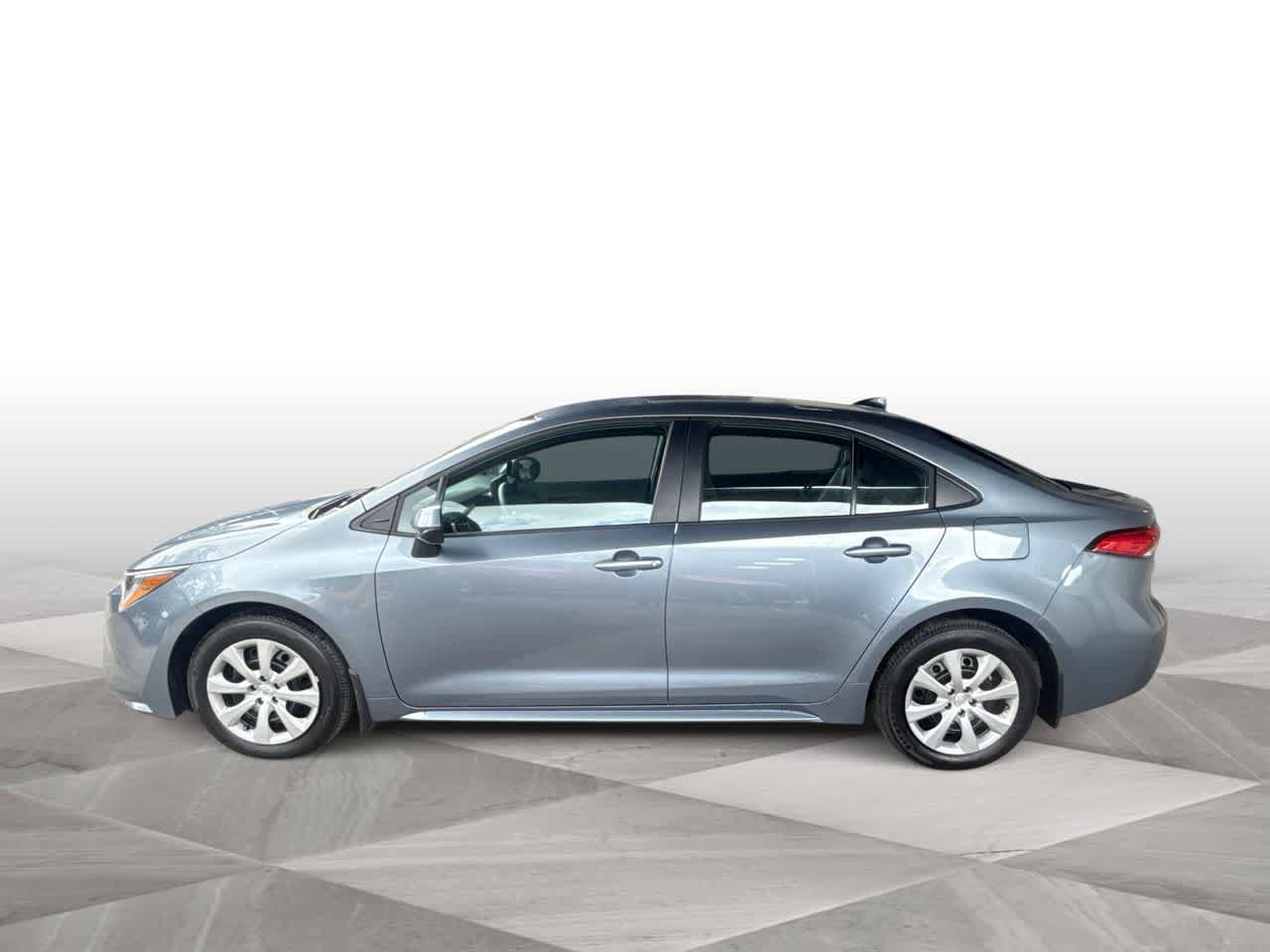 Used 2025 Toyota Corolla LE FWD image 5