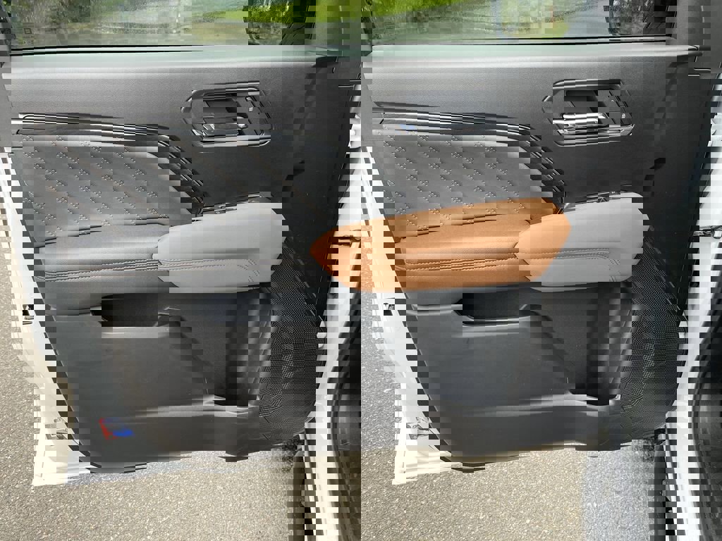 New 2025 GMC Canyon AT4 w/ Nightfall Edition image 22