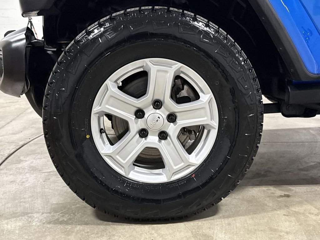 Used 2021 Jeep Gladiator Willys image 26