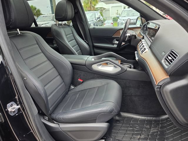 Used 2024 Mercedes-Benz GLS 580 4MATIC image 15