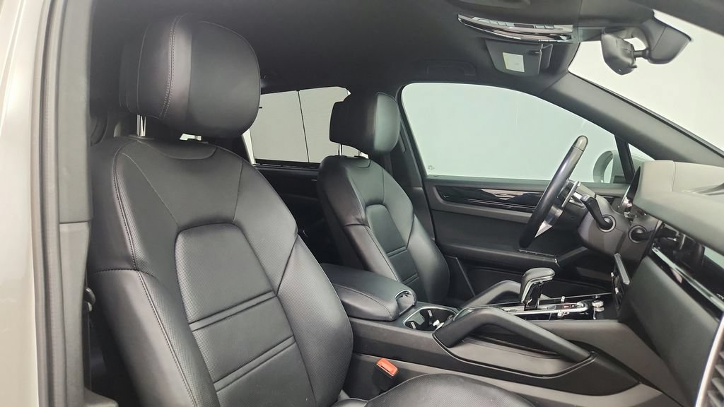 Used 2022 Porsche Cayenne Platinum Edition AWD/4WD image 18
