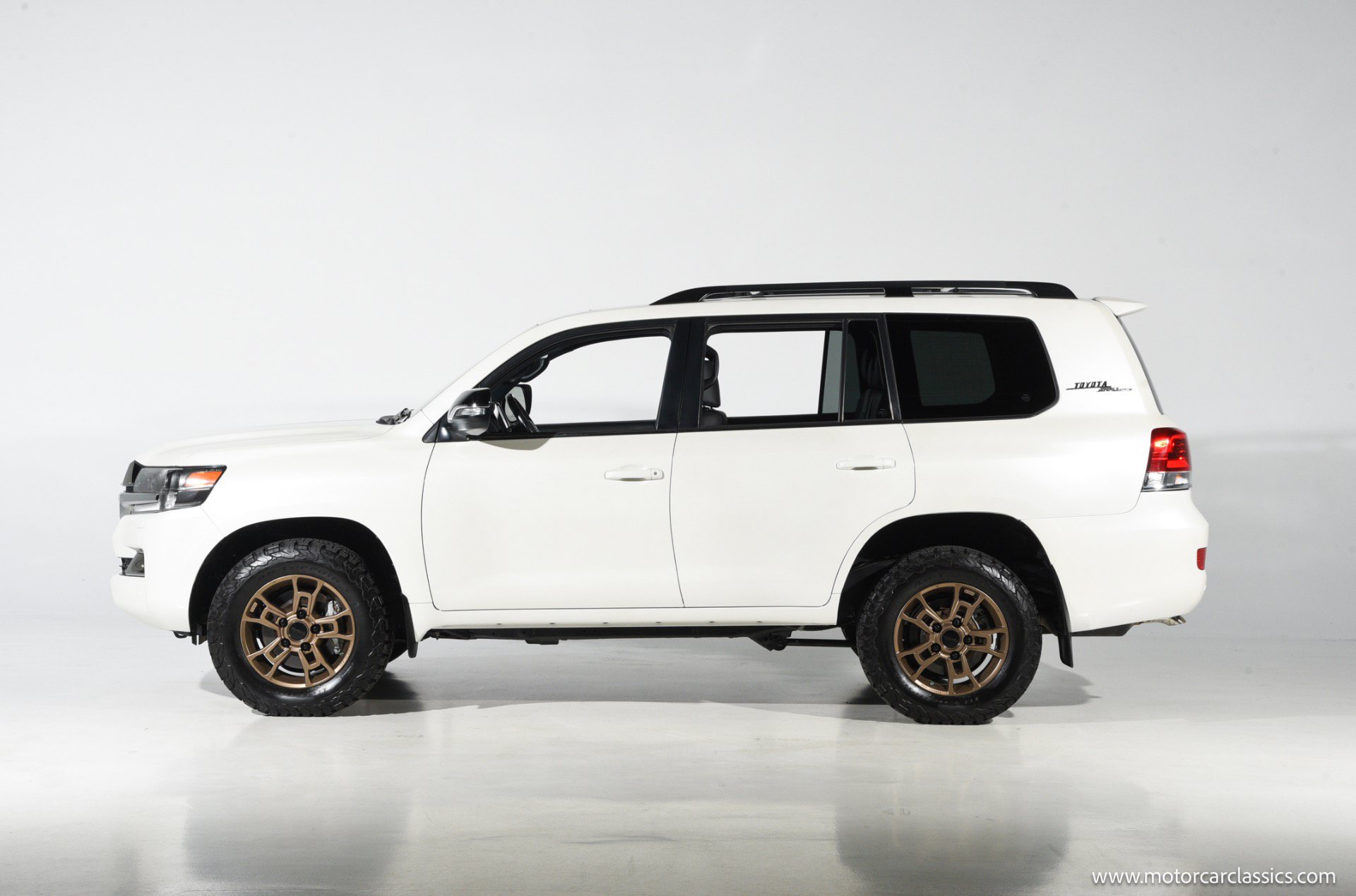 Used 2021 Toyota Land Cruiser Heritage Edition AWD/4WD image 8