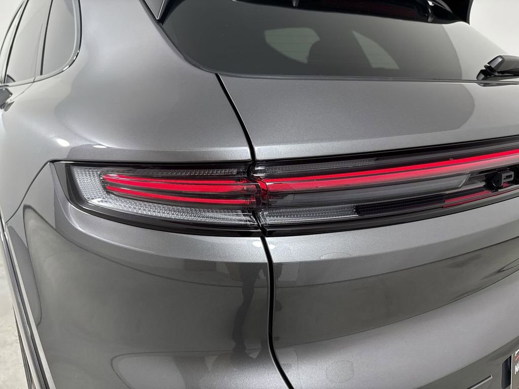 New 2026 Porsche Cayenne GTS image 18