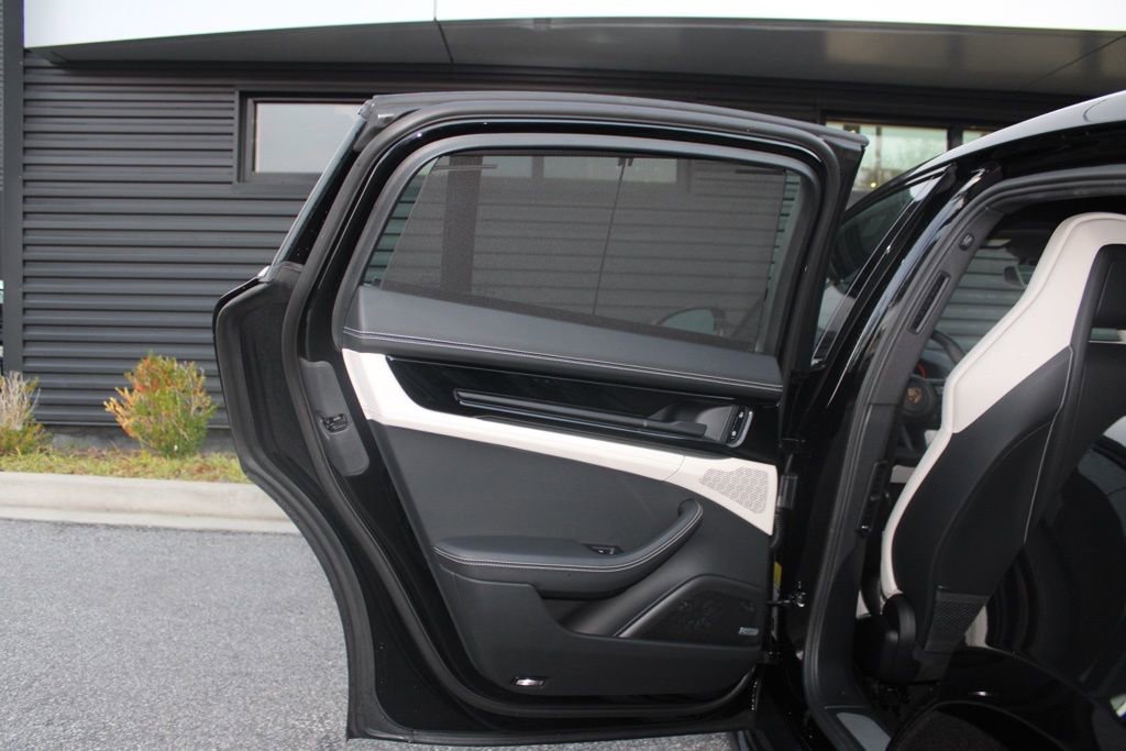 Certified 2025 Porsche Panamera image 35