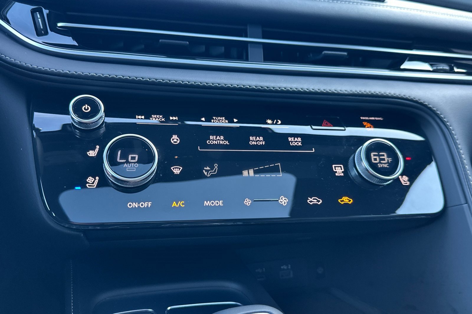 Certified 2025 INFINITI QX60 Luxe w/ Black Edition image 30