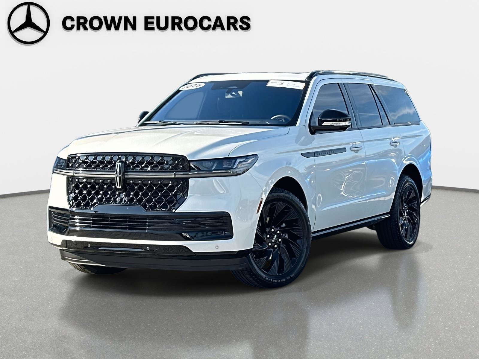 Used 2025 Lincoln Navigator Reserve w/ Jet Appearance Package image 1