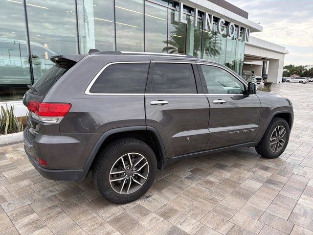 Used 2019 Jeep Grand Cherokee Limited AWD/4WD image 2