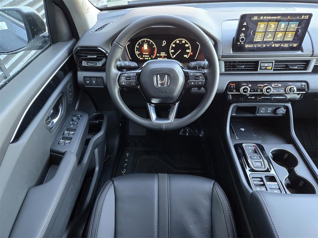 New 2025 Honda Pilot Touring image 13