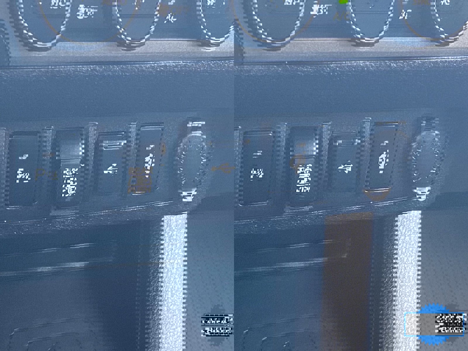 Used 2021 Toyota Tacoma TRD Off-Road w/ Technology Package image 30