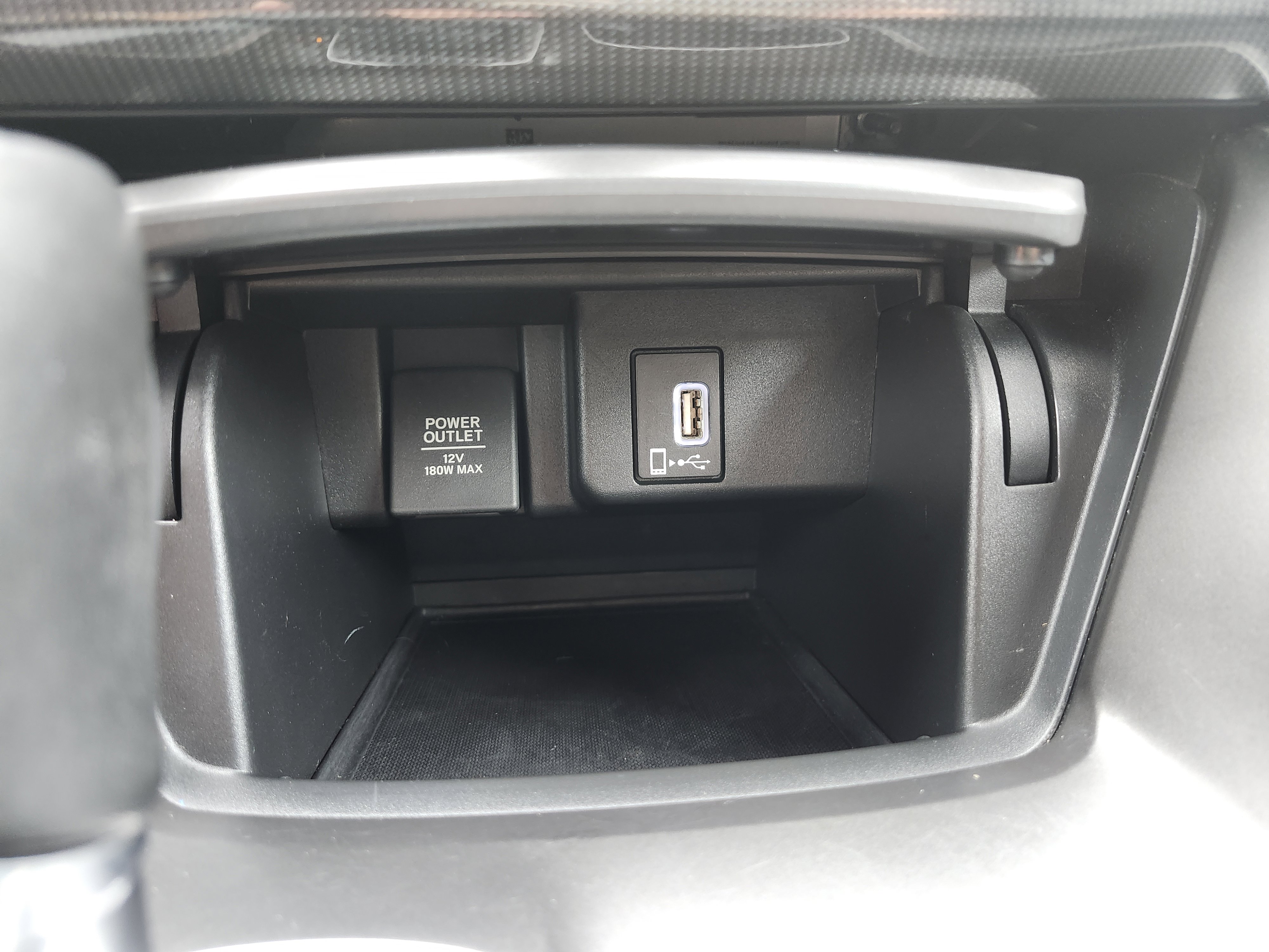 Used 2018 Honda Accord Sport image 8