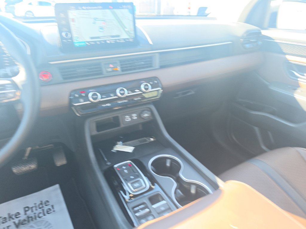 Certified 2025 Honda Pilot Elite image 28