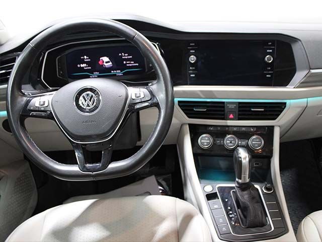 Used 2019 Volkswagen Jetta SEL w/ Cold Weather Package FWD image 13