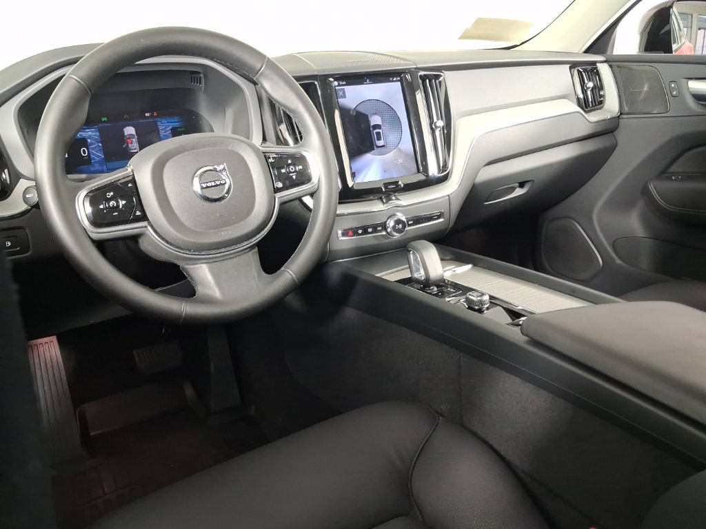 Certified 2025 Volvo XC60 T8 Plus w/ Protection Package Premier AWD/4WD image 21
