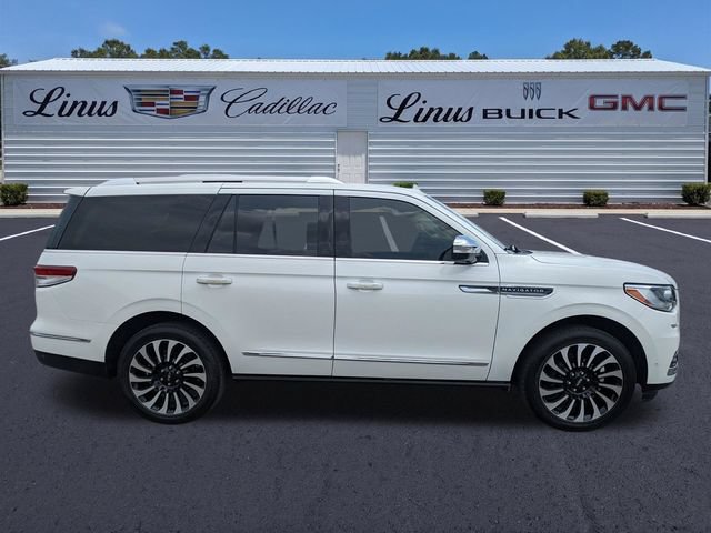 Used 2024 Lincoln Navigator Black Label AWD/4WD image 3