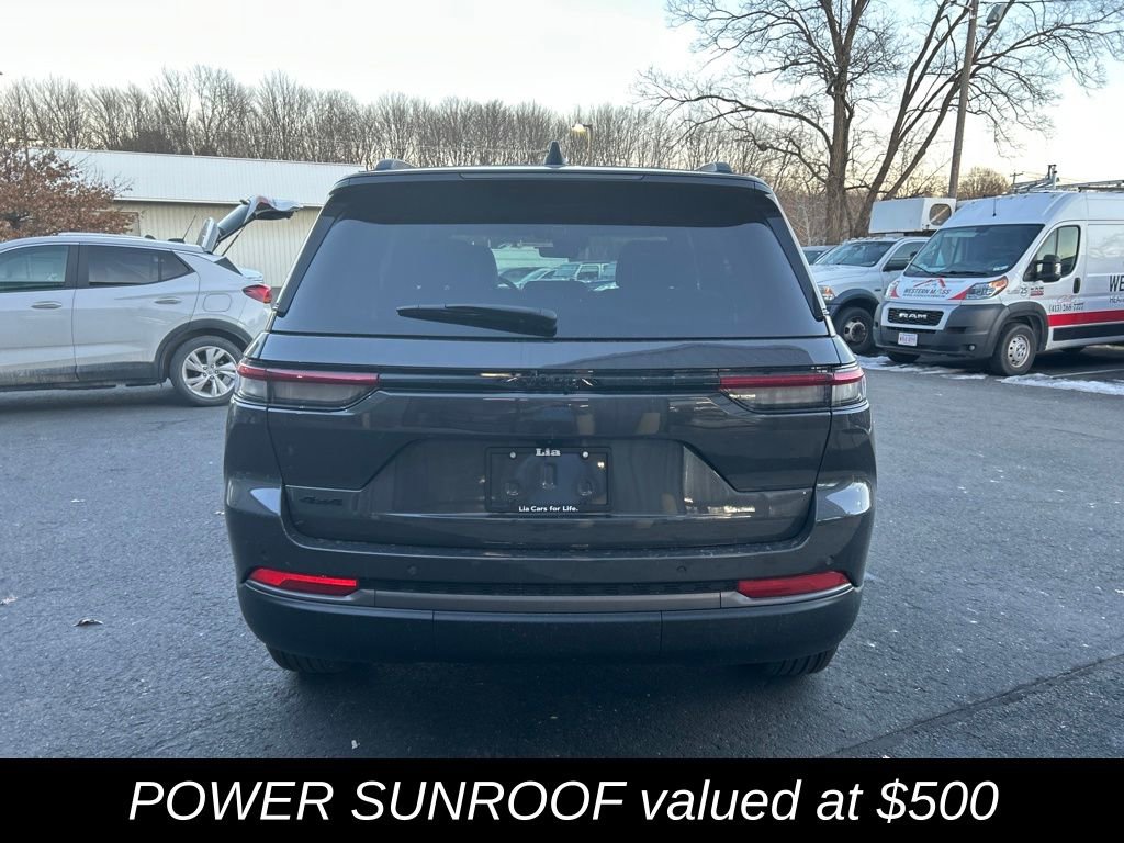 New 2026 Jeep Grand Cherokee Altitude image 5