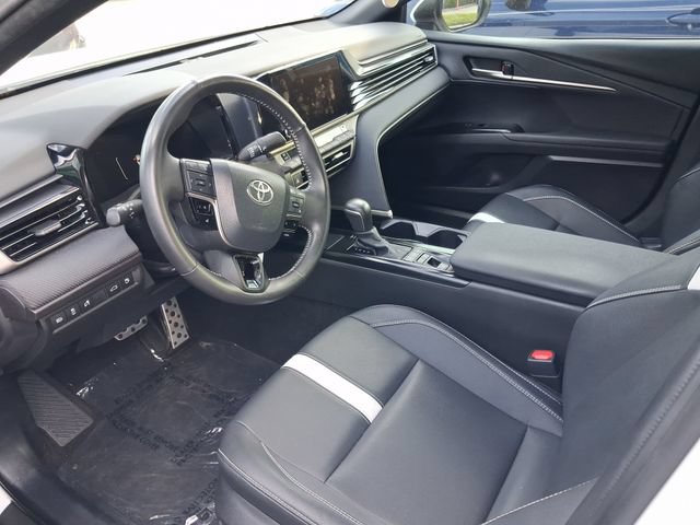 Used 2025 Toyota Camry SE FWD image 4