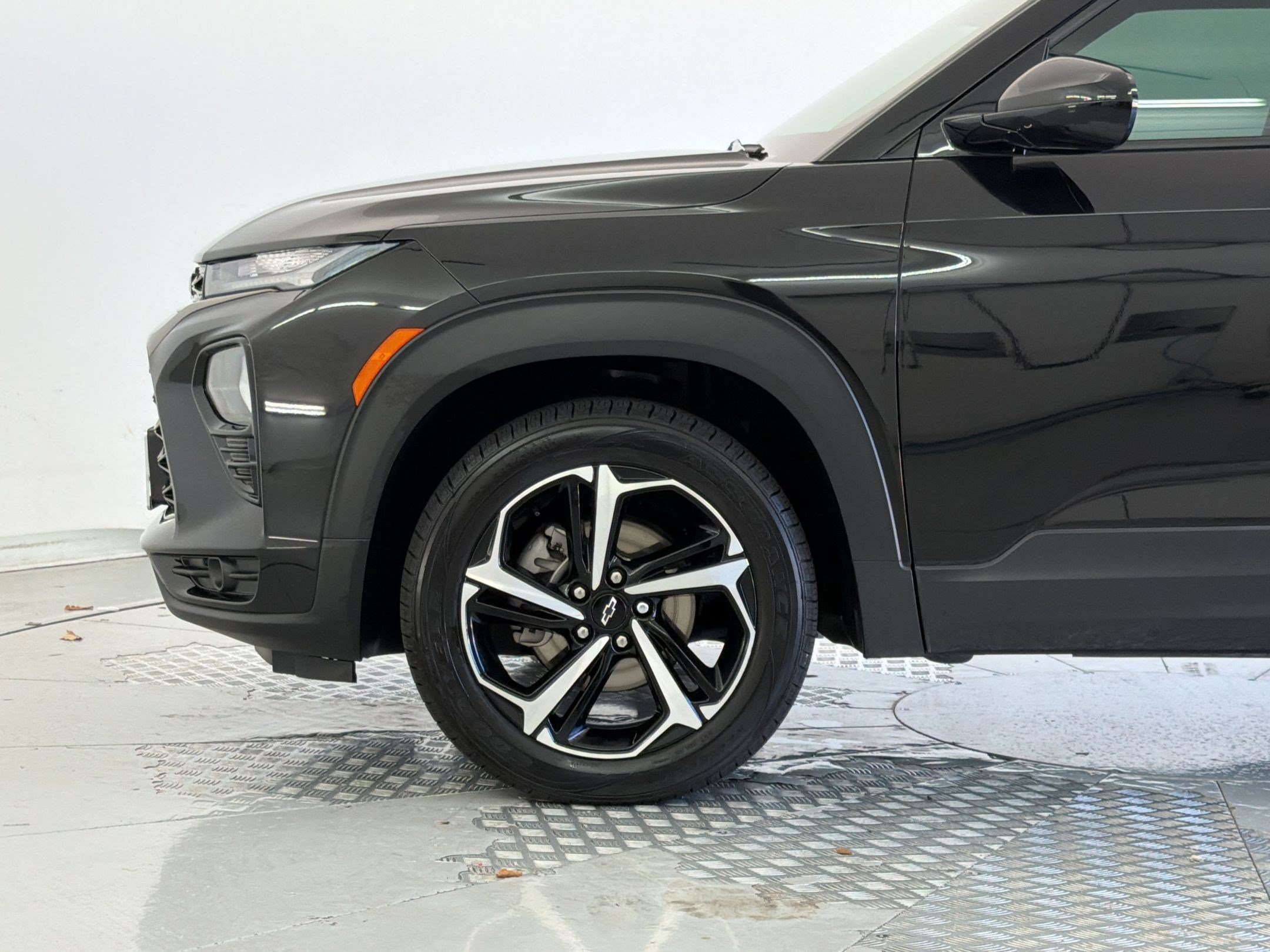 Used 2023 Chevrolet TrailBlazer RS AWD/4WD image 26