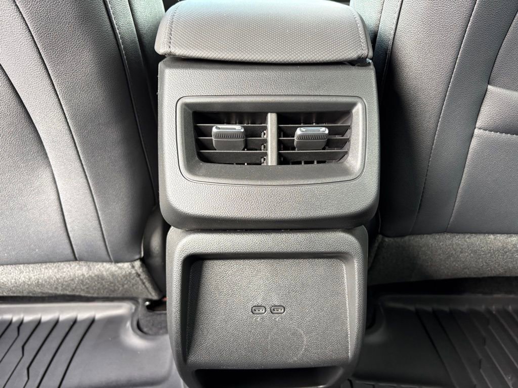 New 2026 Chevrolet Equinox EV LT image 29