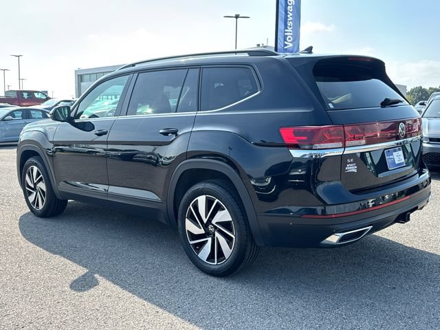 Used 2024 Volkswagen Atlas SE AWD/4WD image 3