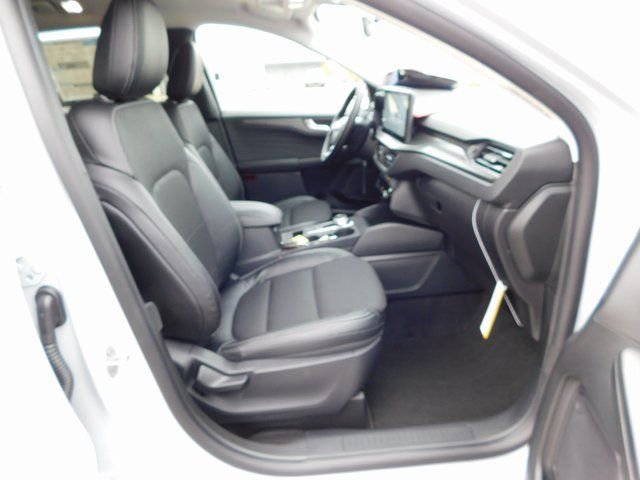 New 2026 Ford Escape SE image 18