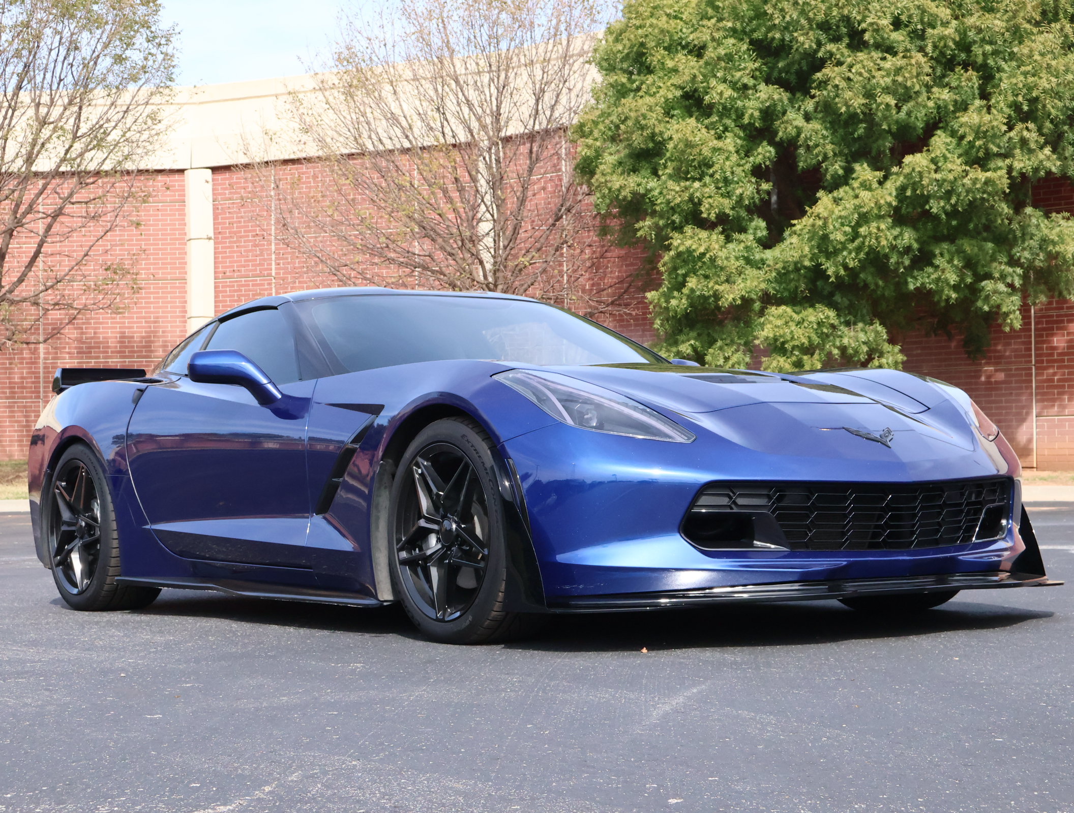 Used 2017 Chevrolet Corvette Stingray Coupe w/ 1LT RWD image 1