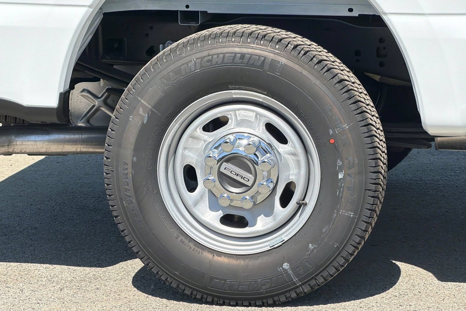 New 2026 Ford F250 XL w/ XL Chrome Package RWD image 29